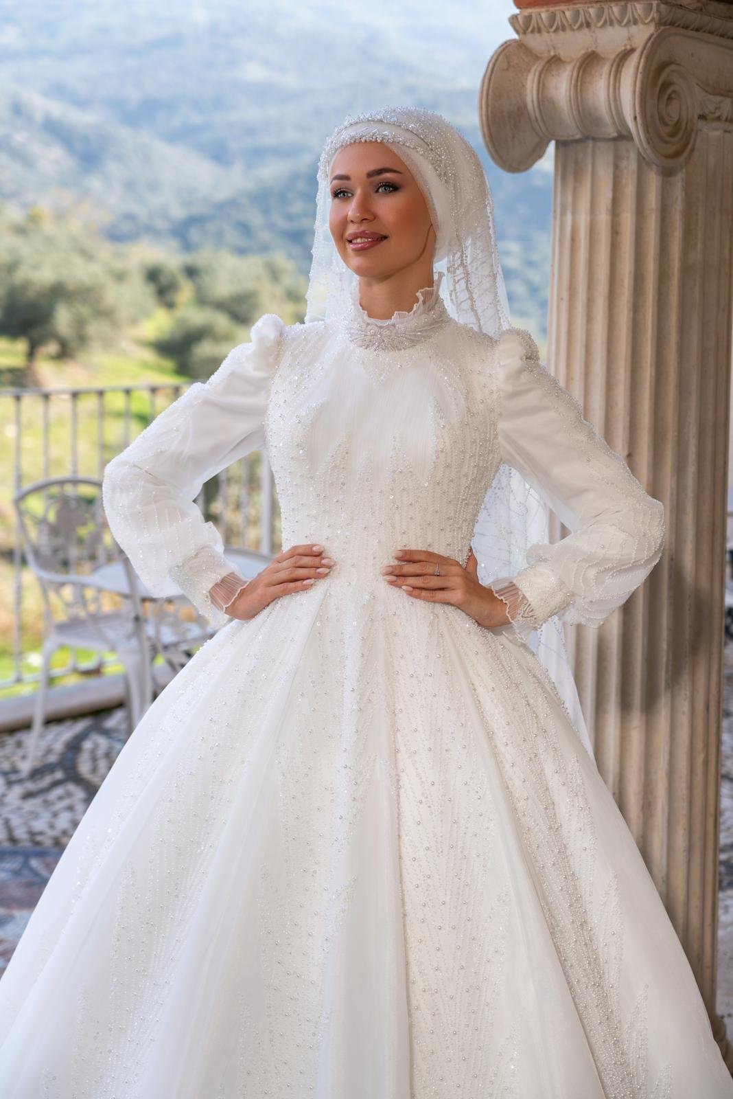 Genel olarak ihtişamlı ve iddialı bir model